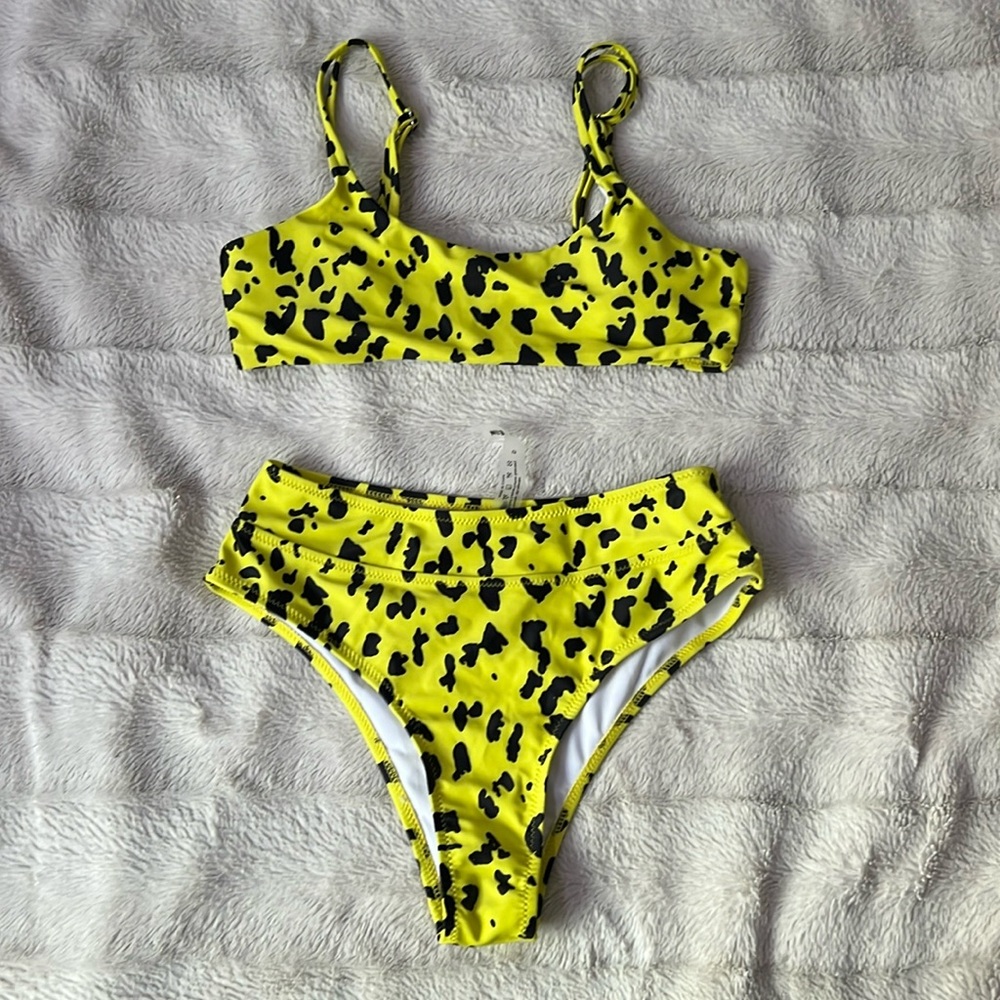 bikini top and bikini bottoms